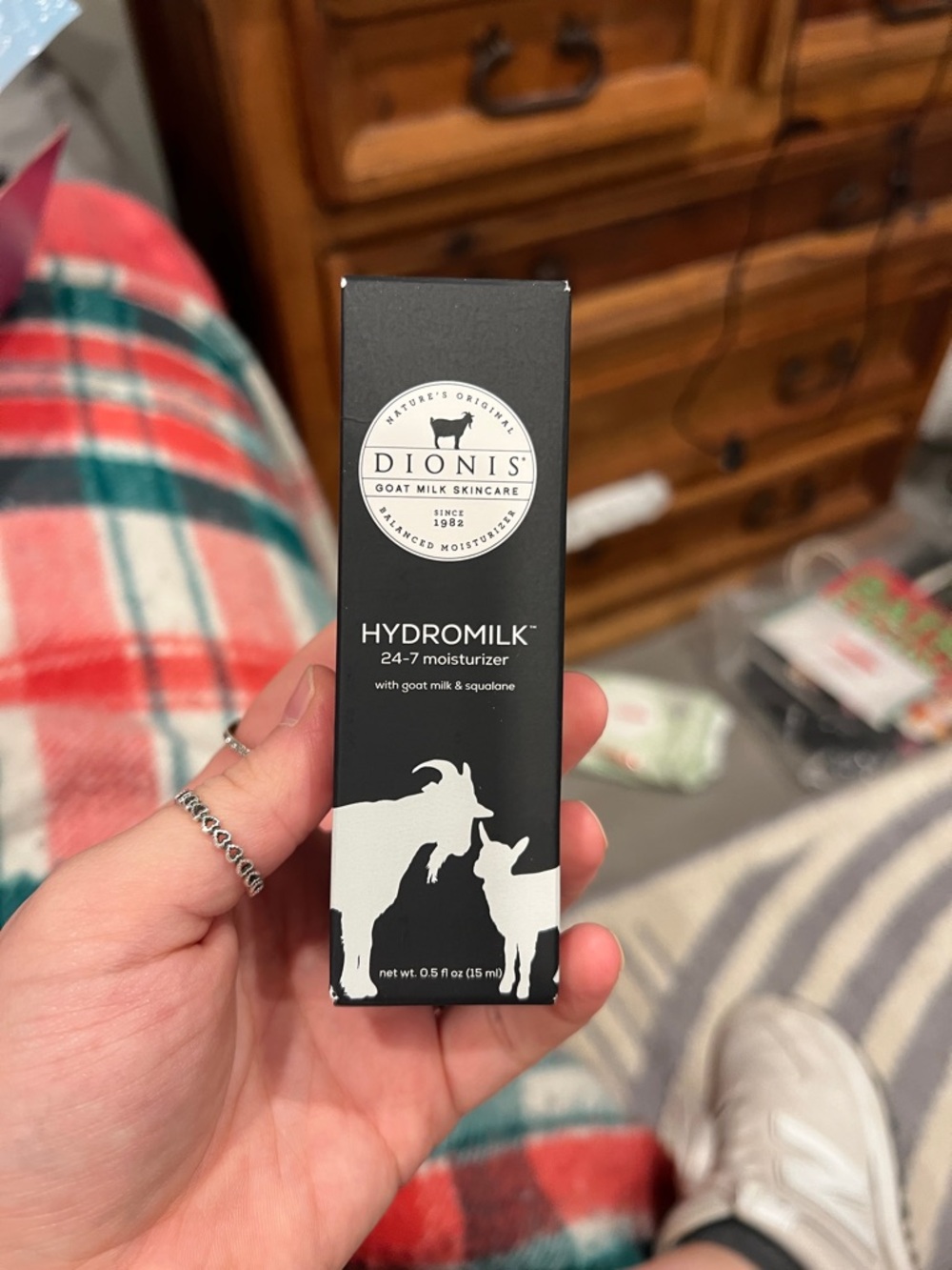 DIONIS Hydromilk 24-7 Moisturizer - Black/White